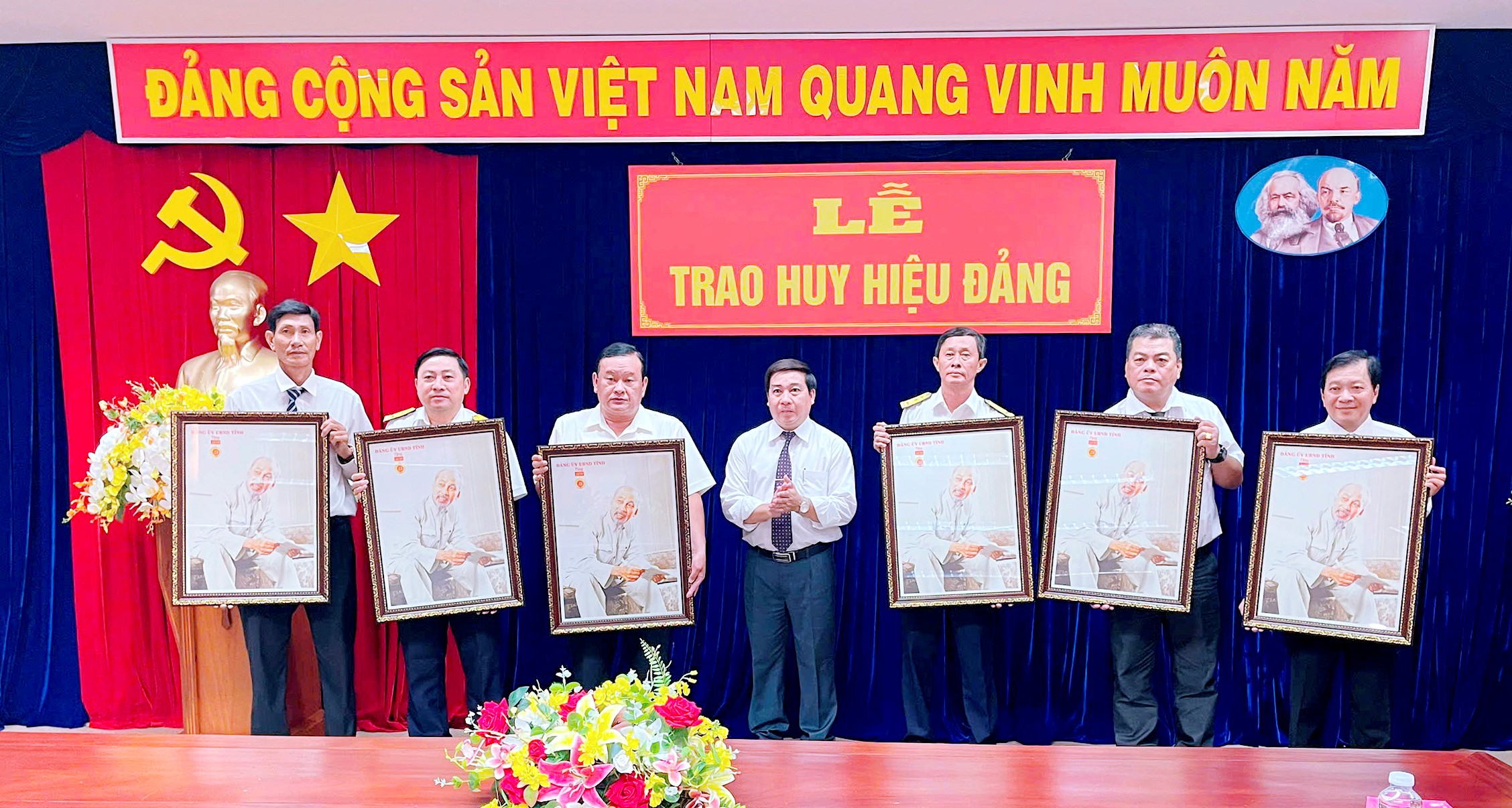 anh tin bai