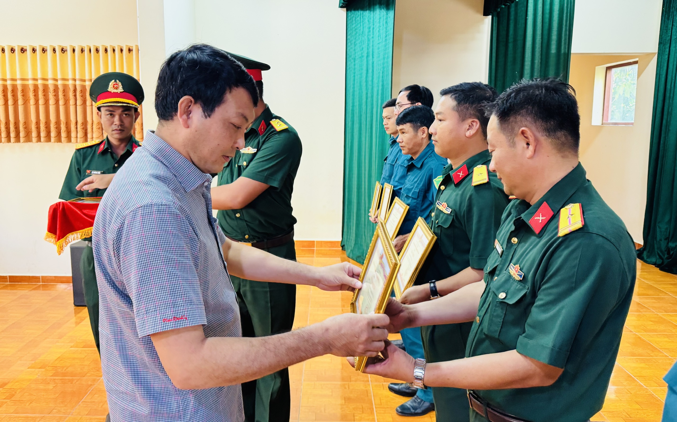 anh tin bai
