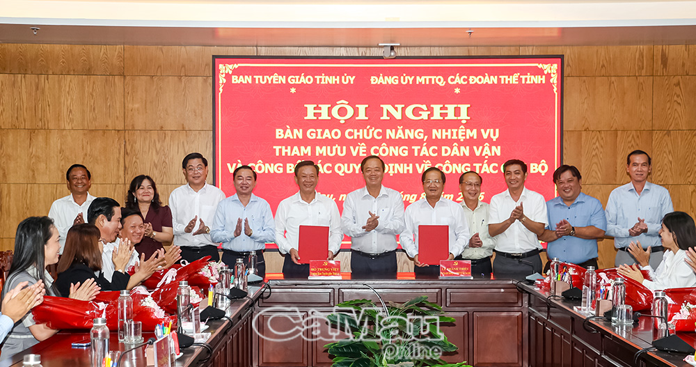 Chuyển giao nhiệm vụ dân vận, bảo đảm bộ máy vận hành thông suốt