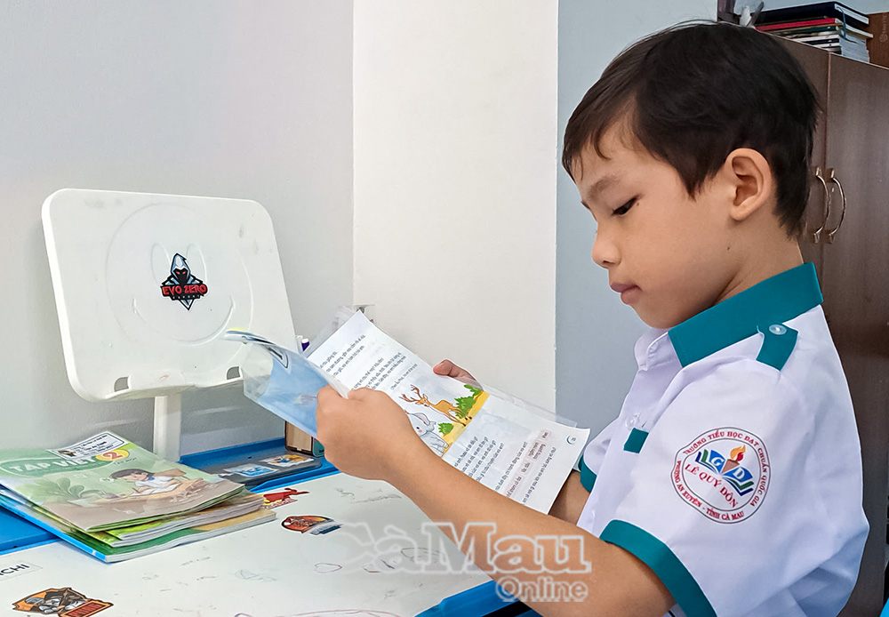 Cảnh giác “bẫy” xuyên tạc sách giáo khoa