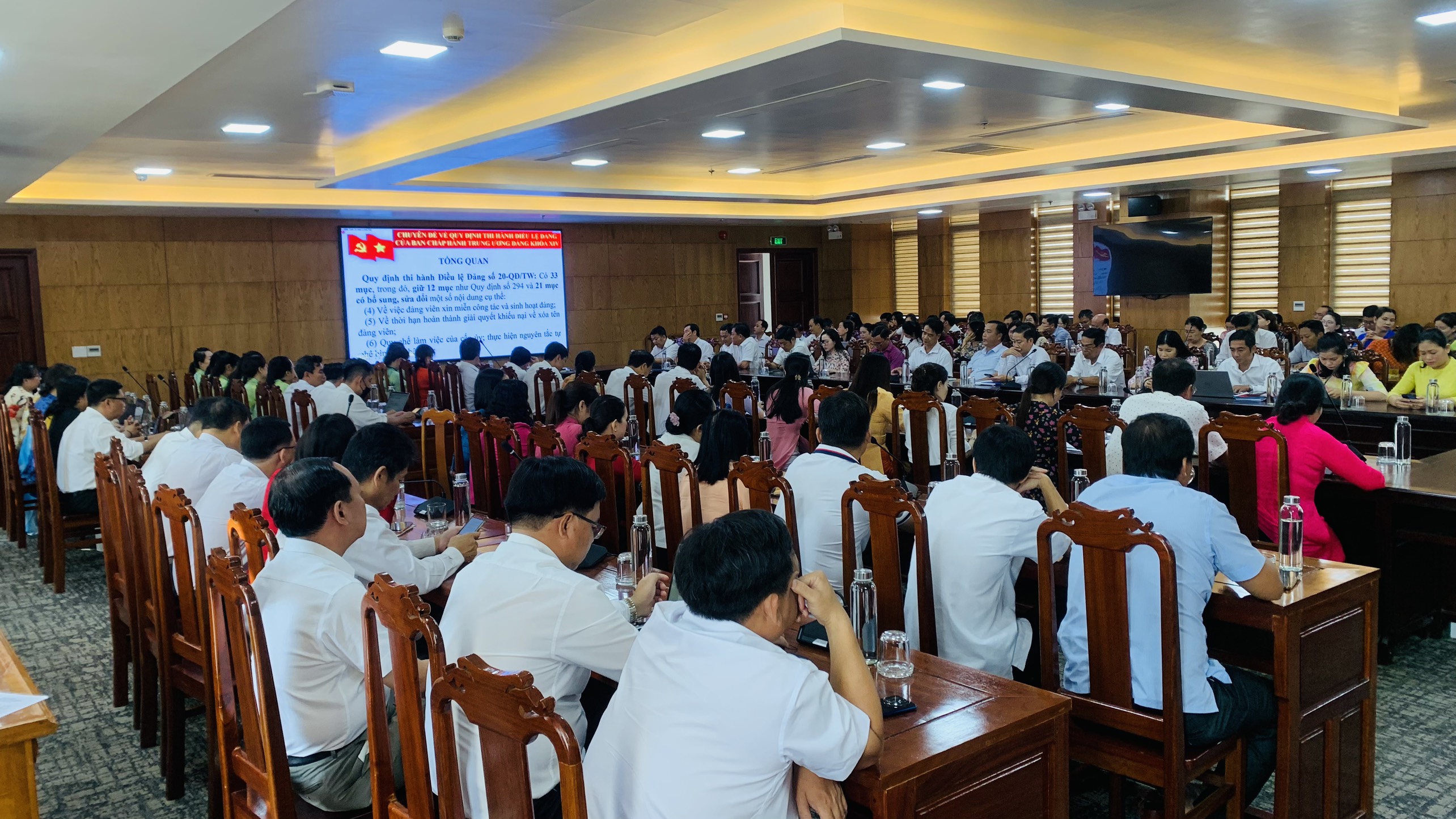 Hội nghị toàn quốc quán triệt, triển khai Nghị quyết Hội nghị lần thứ hai Ban Chấp hành Trung ương Đảng khóa XIV