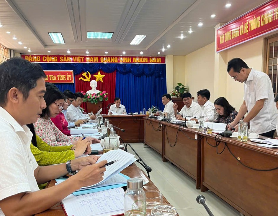 Quy định về kiểm điểm và đánh giá, xếp loại chất lượng đối với tập thể, cá nhân trong hệ thống chính trị